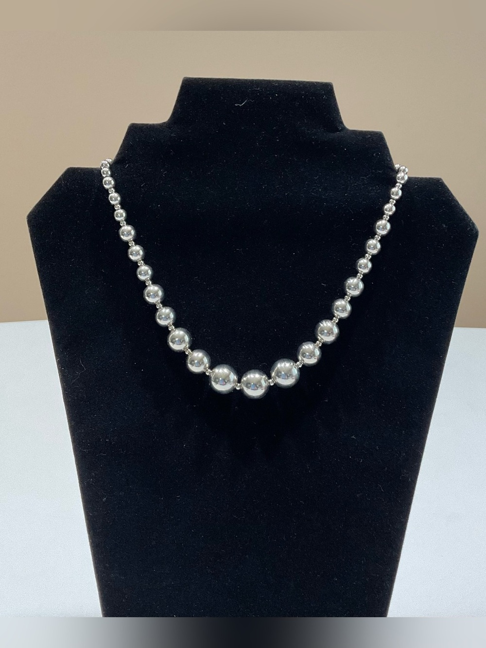 🍏🍏 NWOT Silver Tone Neckless with Extension, Size 16” (+2.5”)